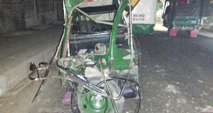 চালককে গাছের সঙ্গে বেঁধে অটোরিকশা নিয়ে পালাল দুর্বৃত্তরা