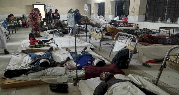 মাধবপুরে ট্রাক ও বাসের মুখোমুখি সংঘর্ষে নারীসহ আহত ১৯