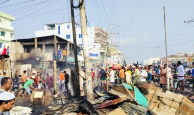 বাহুবলে ভয়াবহ অগ্নিকাণ্ডে ১৫ দোকান পুড়ে ছাই
