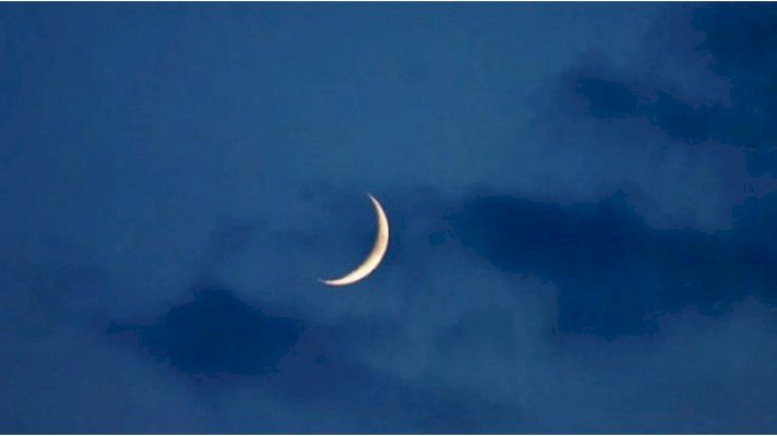 দেশের আকাশে চাঁদ দেখা গেছে, রোজা শুরু মঙ্গলবার