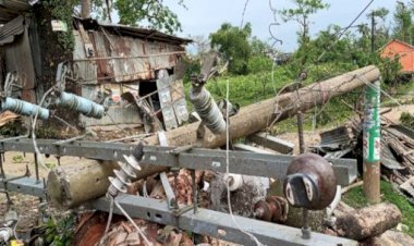 সুনামগঞ্জে খোলা আকাশের নিচে হাজারো মানুষ