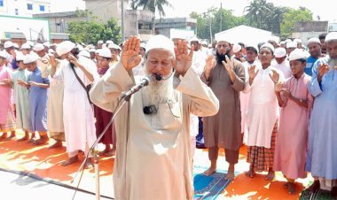 বৃষ্টি প্রার্থনায় সারাদেশে ইসতিসকার নামাজ