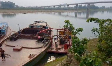 কুশিয়ারায় ড্রেজার দিয়ে বালি উত্তোলন, ঝুঁকিতে রাণীগঞ্জ সেতু