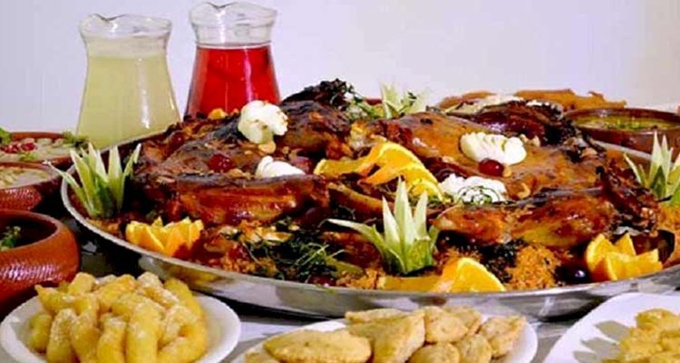 ফুরির বাড়ি ইফতারি: প্রথা নাকি বোঝা