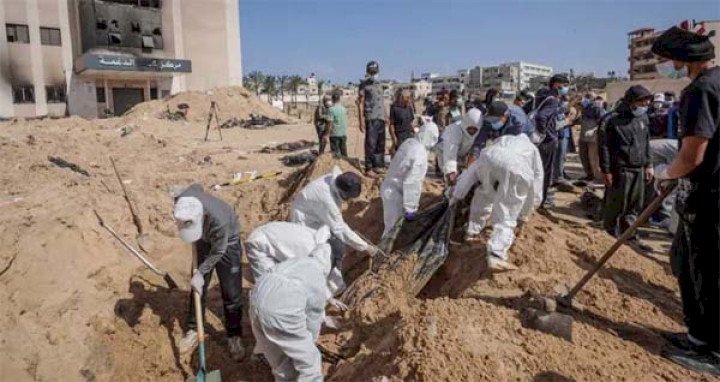 গাজায় এক কবরেই মিলল ১৮০ মরদেহ