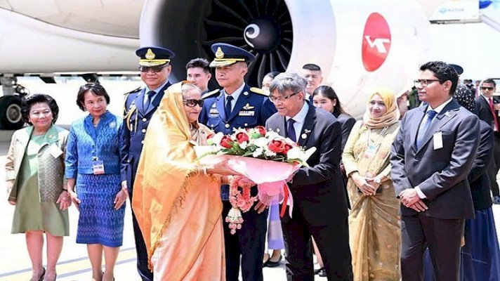 ছয়দিনের সফরে ব্যাংককে পৌঁছেছেন প্রধানমন্ত্রী