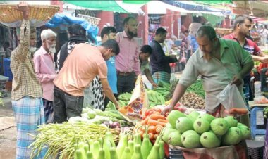 মাছ-মাংস-ডিমের দাম চড়া, স্বস্তি নেই সবজির বাজারেও