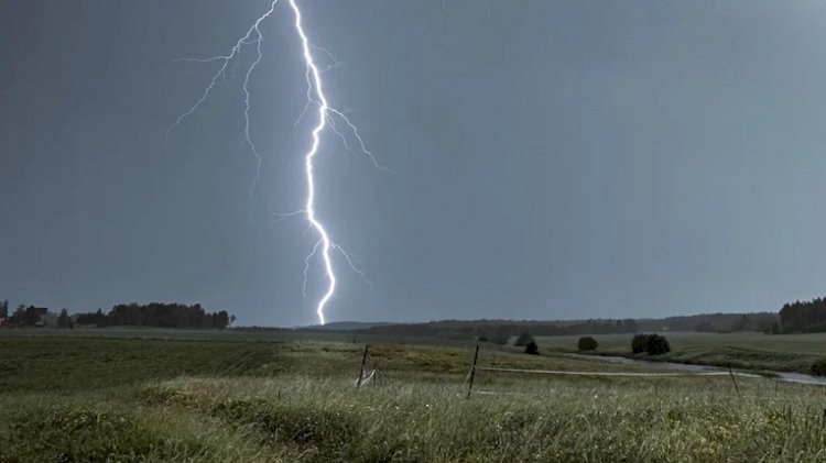 সিলেটে বজ্রপাতে তিনজনের মৃত্যু