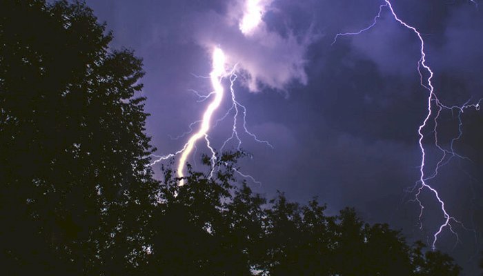 তিন জেলায় বজ্রপাতে প্রাণ গেল ৭ জনের