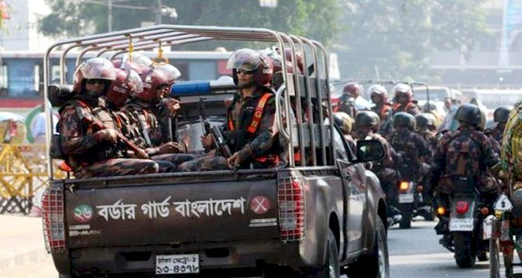 সারাদেশে ৩০০ প্লাটুন বিজিবি মোতায়েন