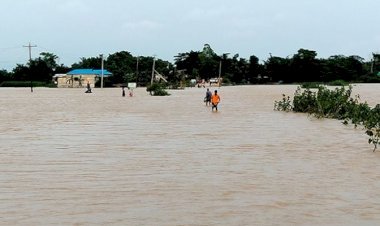 ফুঁসে উঠেছে সুনামগঞ্জের নদ-নদীর পানি, ঢুকছে হাওরে