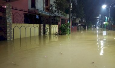 সিলেটে ৩ ঘন্টার রেকর্ড বৃষ্টিতে নগরজুড়ে জলাবদ্ধতা