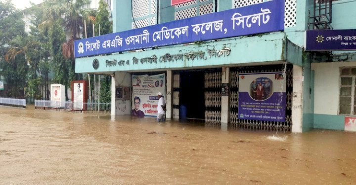 ৬ ঘন্টার বৃষ্টিতে সিলেট নগরে বন্যা!