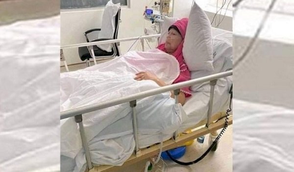 খালেদা জিয়ার অবস্থা ‘অত্যন্ত জটিল’, সংকটময় মুহূর্ত পার করছেন