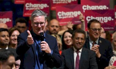 ১৪ বছর পর দলকে ক্ষমতায় ফেরানো কে এই স্টারমার?