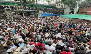 চট্টগ্রামে শিক্ষার্থীদের কর্মসূচিতে যোগ দিলেন আইনজীবীরা