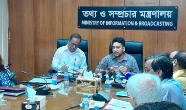 আমাকে স্যার বলার দরকার নেই: উপদেষ্টা নাহিদ