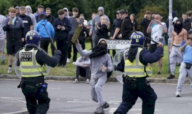 ব্রিটেনের রাজপথে গণআন্দোলন, নেপথ্যে কারা?