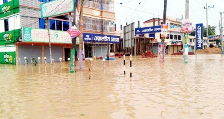 মৌলভীবাজারে খাবার ও বিশুদ্ধ পানির সংকট, চরম দুর্ভোগ