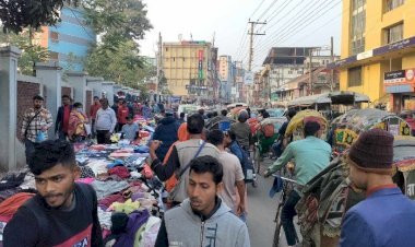 হার্ডলাইনে প্রশাসন, রোববার থেকে ফুটপাত ও সড়কে বসতে পারবে না হকাররা