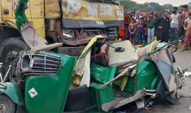 ট্রাকচাপায় প্রাণ গেল সিএনজির ৬ যাত্রীর