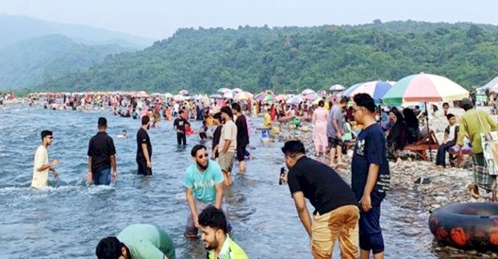 ছুটিতে সরগরম সিলেটের পর্যটন স্পট