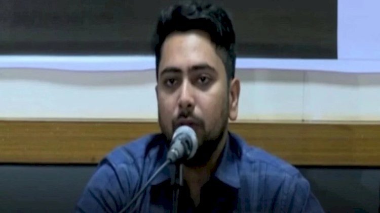 রাষ্ট্রপতি ইস্যুতে সিদ্ধান্ত নিতে আলোচনা হচ্ছে : তথ্য উপদেষ্টা