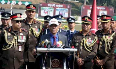 ভারতীয় সীমান্তে পিঠ দেখাবে না বিজিবি, বুক চিতিয়ে লড়বে : স্বরাষ্ট্র উপদেষ্টা