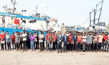 দেশে ফিরলেন ভারত থেকে মুক্তি পাওয়া ৯০ জেলে ও নাবিক