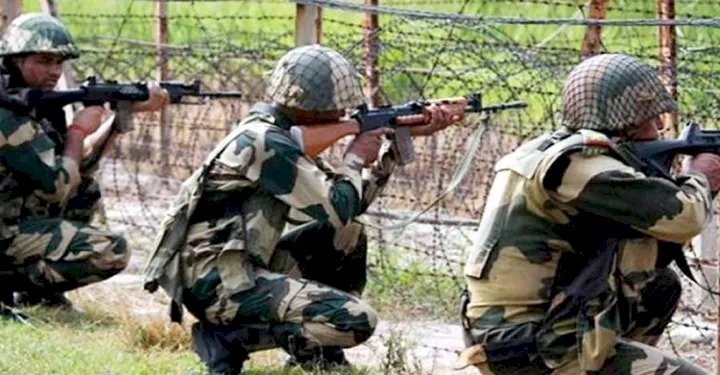 গু লি করে হত্যার পর বৃদ্ধের মরদেহ নিয়ে গেল বিএসএফ