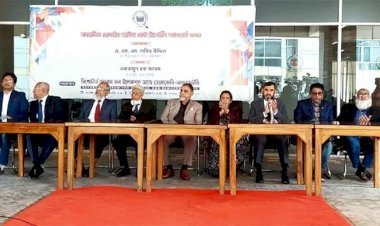 কোনো রাজনৈতিক দলের পক্ষে বা বিপক্ষে দাঁড়াতে চাই না: সিইসি