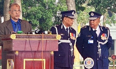 'পুলিশ কোনো দলের হয়ে বেআইনি কাজ করবে না'