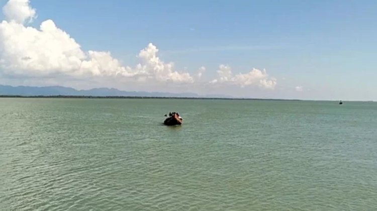 চার বাংলাদেশিকে ধরে নিয়ে গেল আরাকান আর্মি