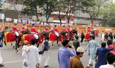 সুলতানি-মুঘল আমলের ঐতিহ্যে ঢাকায় ঈদের আনন্দ মিছিল
