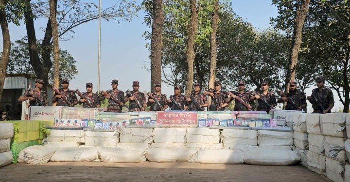 তাহিরপুর সীমান্তে ২ কোটি টাকার ভারতীয় মালামাল জব্দ