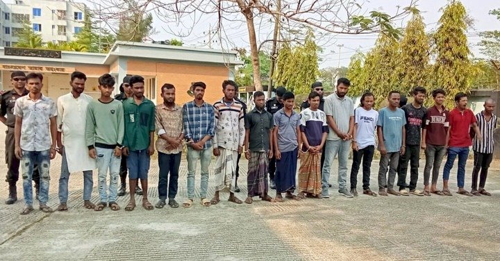 সিলেটে র‌্যাবের অভিযানে ১৭ ছিনতাইকারী গ্রে ফ তা র