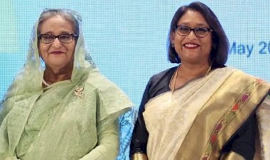 শেখ হাসিনা-পুতুলসহ ১৮ জনের বিরুদ্ধে গ্রেপ্তারি পরোয়ানা