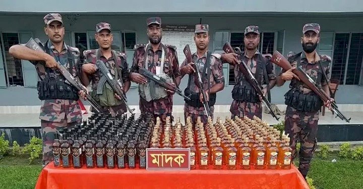 সুনামগঞ্জে বিজিবি’র অভিযানে ভারতীয় মদ জব্দ