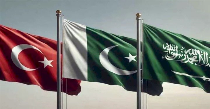 ইরানসহ ৪ দেশ মিলে ইসলামিক আর্মি গঠনের প্রস্তাব