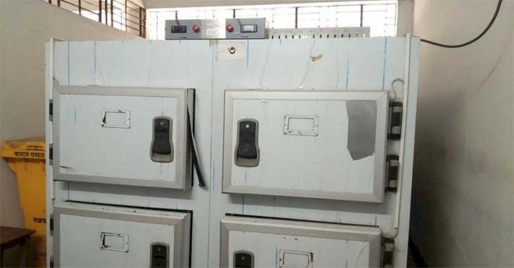 ওসমানী হাসপাতালের মর্গে ফ্রিজ সংকট, খোলা জায়গায় রাখা হচ্ছে মরদেহ