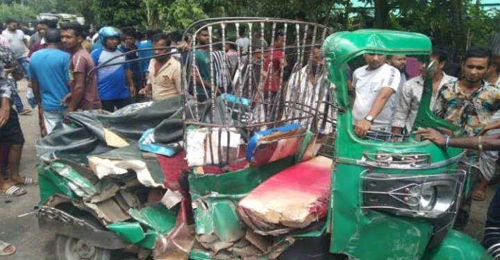 মৌলভীবাজারে বাস-অটোরিকশা মুখোমুখি সংঘর্ষে নিহত ১, আহত ৪