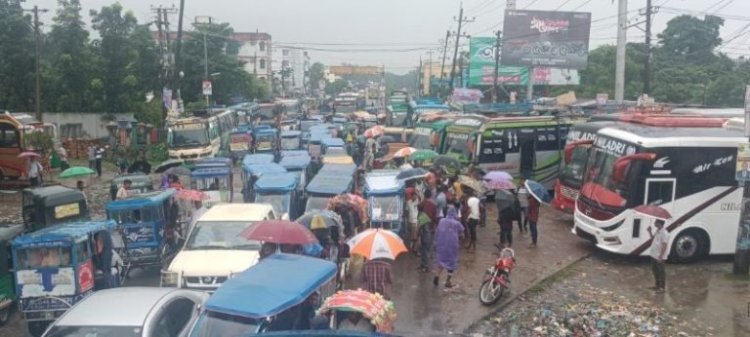 ১৬ ঘন্টা পর পরিবহন সুনামগঞ্জে শ্রমিক‌দের কর্মবিরতি প্রত্যাহার