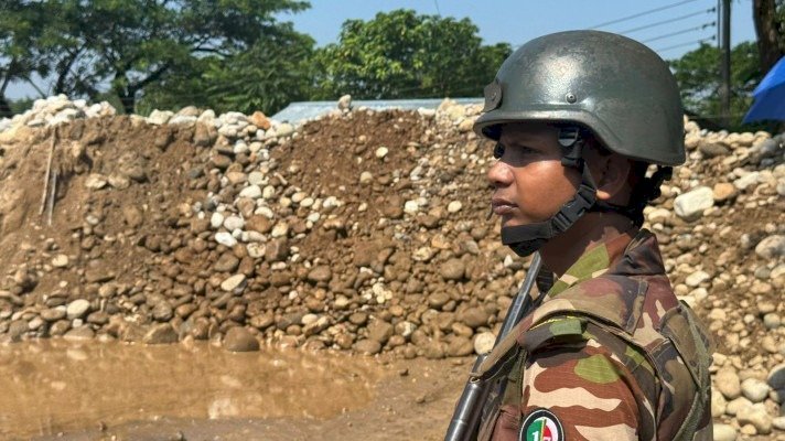 সাদাপাথর লুটে ফাঁসতে পারেন ইউএনও