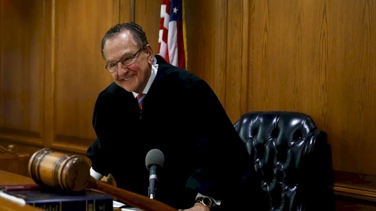 বিশ্বের সবচেয়ে ‘দয়ালু বিচারক’ ফ্র্যাঙ্ক ক্যাপ্রিও মারা গেছেন