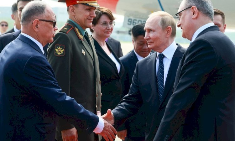 মোদির পর এবার চীনে পৌঁছেছেন পুতিন