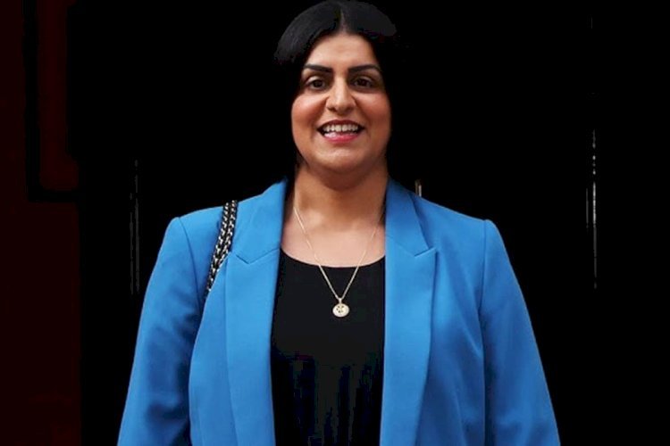 যুক্তরাজ্যে প্রথম মুসলিম নারী হিসেবে ইতিহাস গড়লেন শাবানা