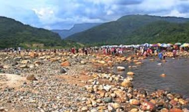 ‘সাদাপাথর লুটকাণ্ডে ফের অভিযান, দুই ট্রাক জব্দ’