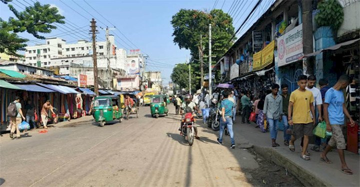 নগরীতে হকার উচ্ছেদ অভিযান: এবার কি স্থায়ী হবে এই উদ্যোগ?