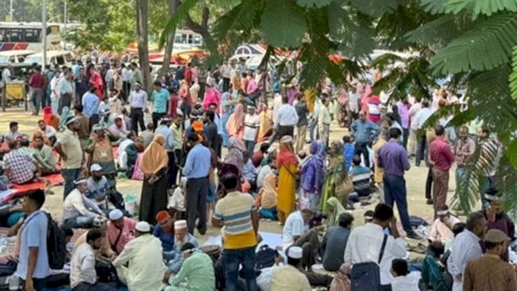 দুই উপদেষ্টার পদত্যাগের দাবি প্রাথমিক শিক্ষকদের
