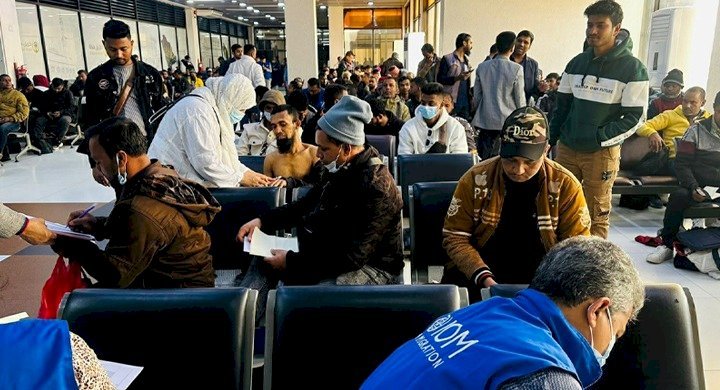 লিবিয়া থেকে ফিরলেন আরো ৩১০ বাংলাদেশি